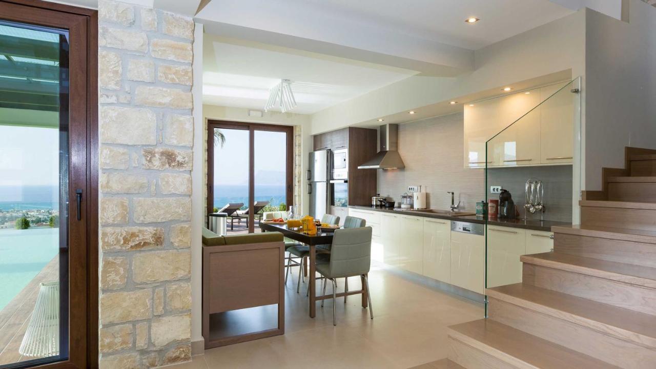 Villa Emilia I Luxury, Amazing Seaview, Next To The Town Kissamos Exterior photo